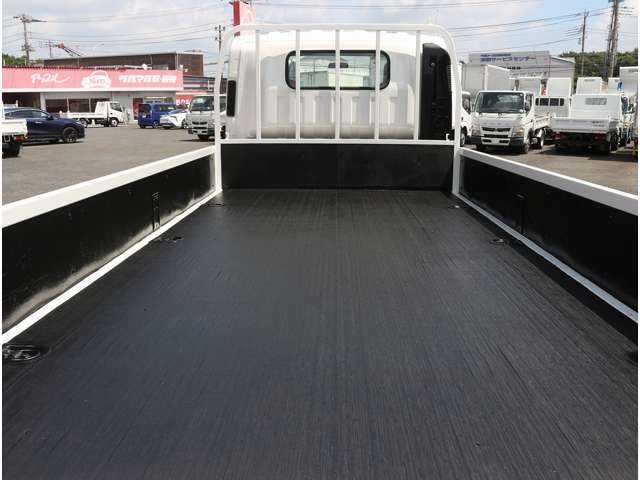 Isuzu Elf 4