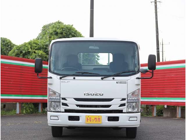 Isuzu Elf 6