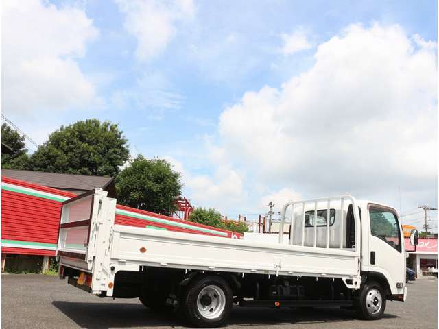 Isuzu Elf 9