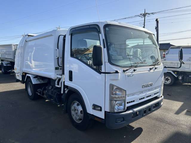 Isuzu Elf 3