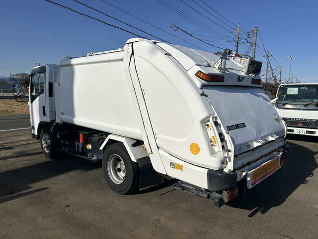 Isuzu Elf 7