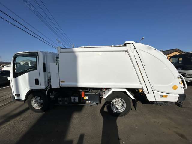 Isuzu Elf 8