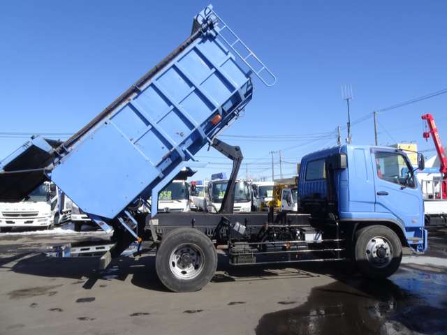 Mitsubishi Fuso Fighter 9
