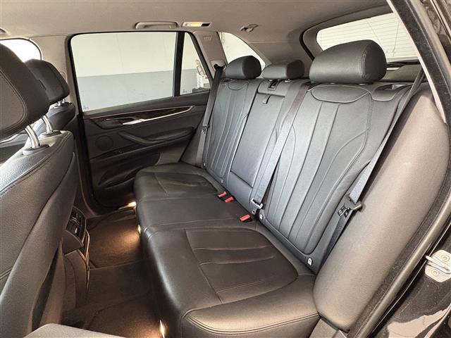 BMW X5 8