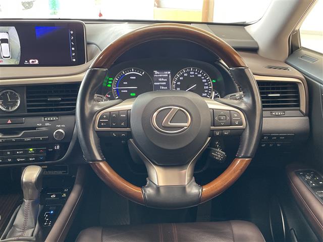 Lexus RX 9