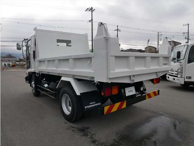 Isuzu Forward 4