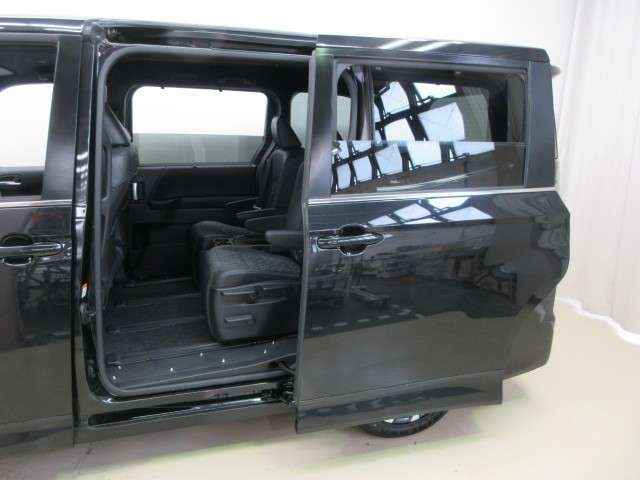 Toyota Voxy 10