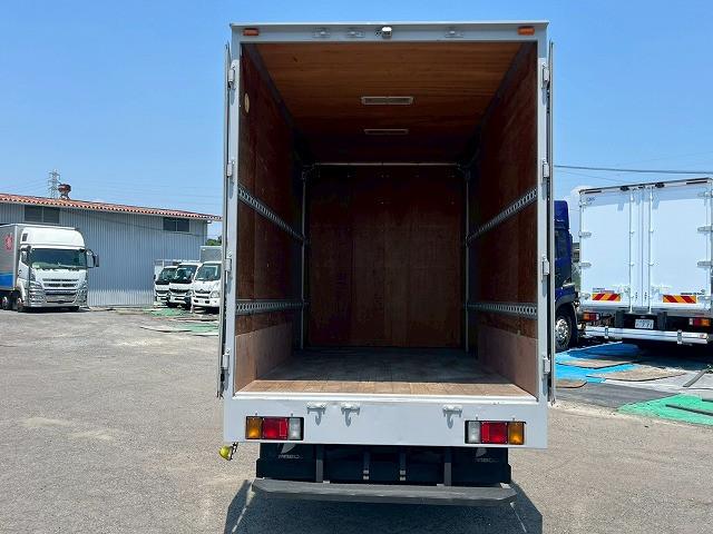 Isuzu Elf 11