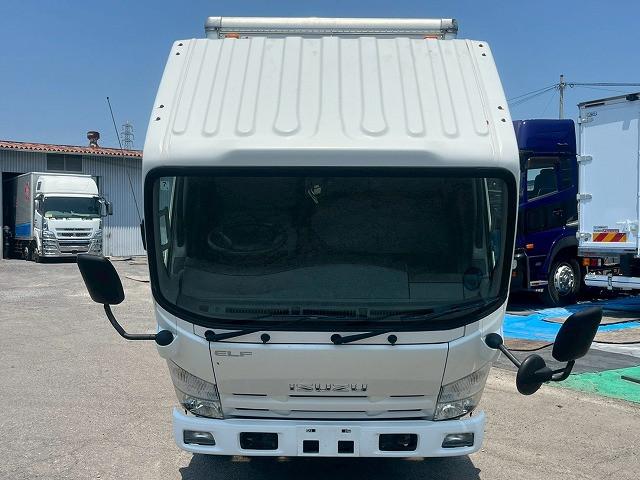 Isuzu Elf 3