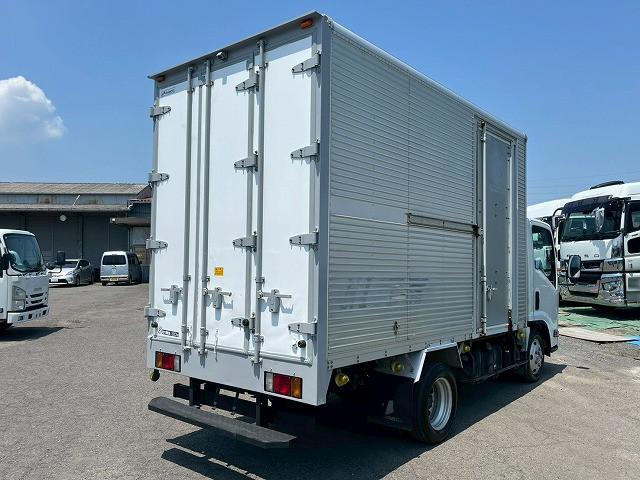 Isuzu Elf 6