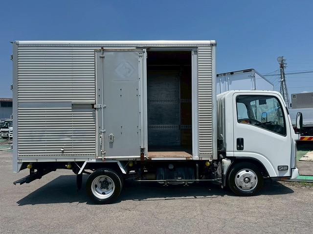 Isuzu Elf 10