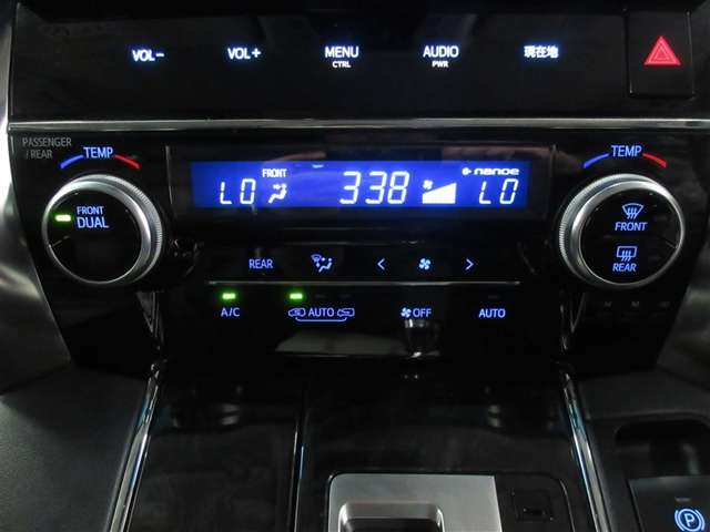 Toyota Vellfire 8