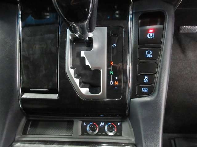 Toyota Vellfire 9