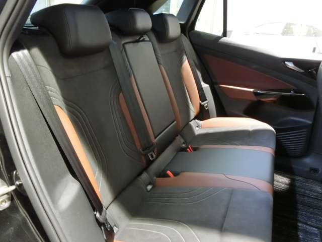 Volkswagen ID.4 10