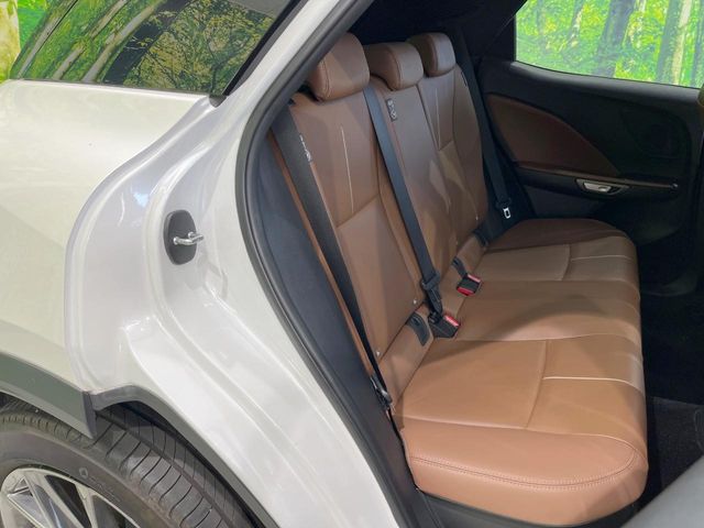 Lexus LBX 9