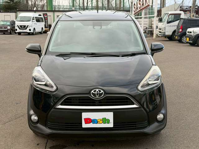 Toyota Sienta 2