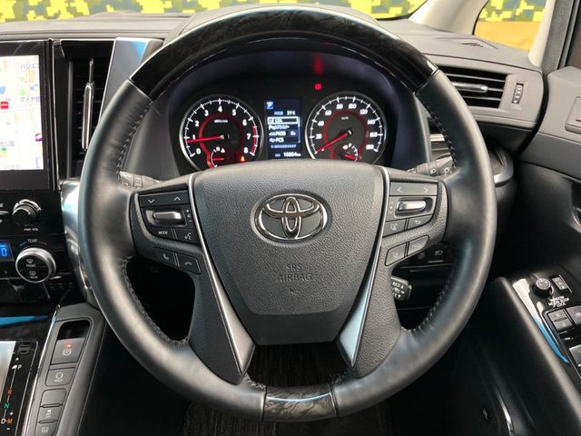 Toyota Alphard 12
