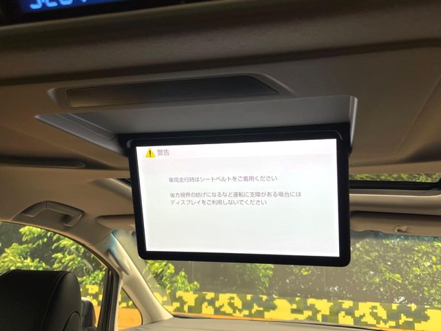 Toyota Alphard 4