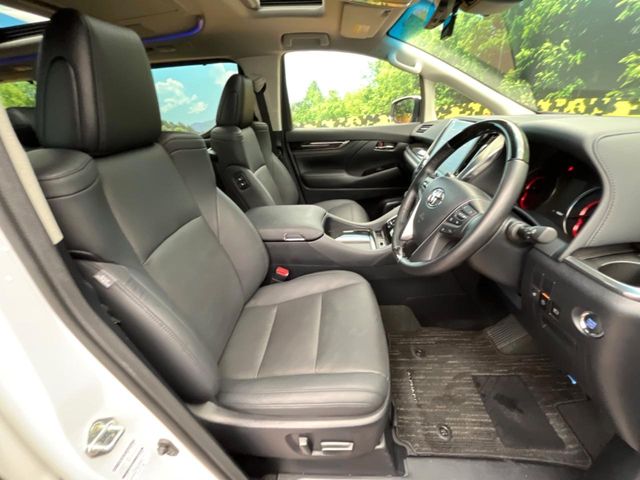 Toyota Alphard 8