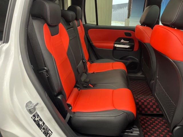 Mercedes-Benz GLB 10