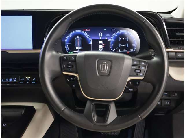 Toyota Crown Crossover 6