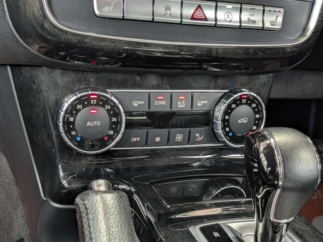 Mercedes-Benz G-Class 9