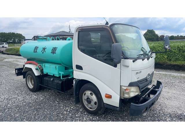 Hino Dutro 4