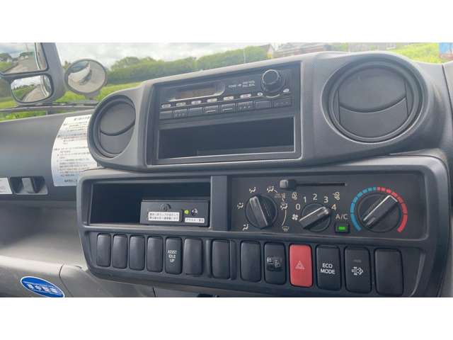 Hino Dutro 10