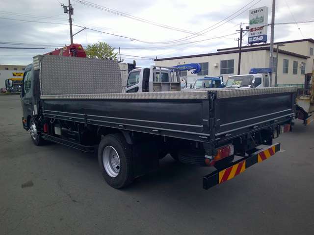 Hino Dutro 5