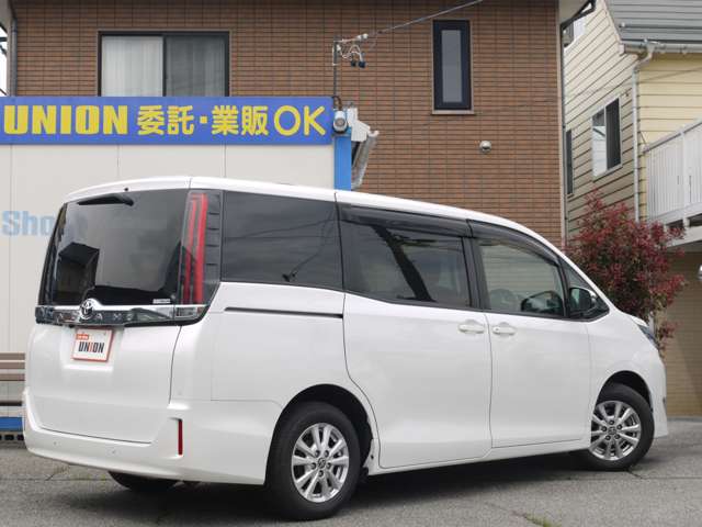 Toyota Noah 2