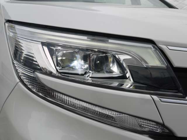 Toyota Noah 7