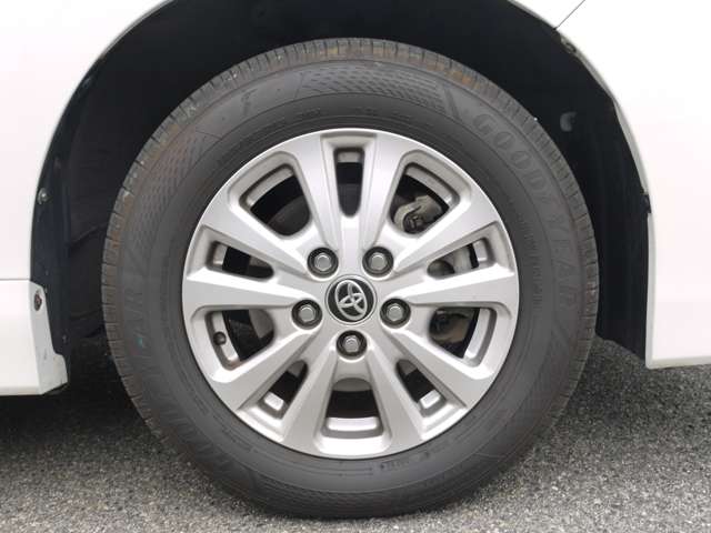 Toyota Noah 8