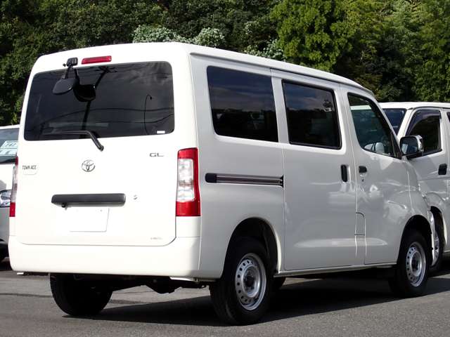 Toyota Town Ace Van 2