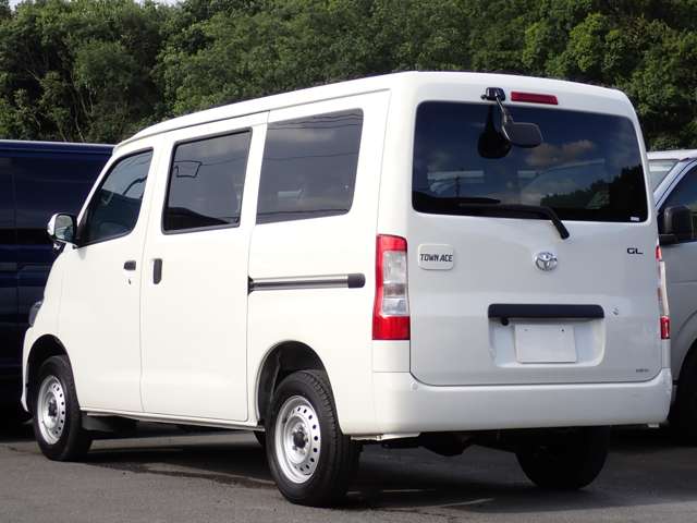 Toyota Town Ace Van 7