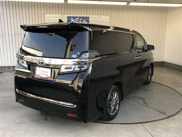 Toyota Vellfire 5