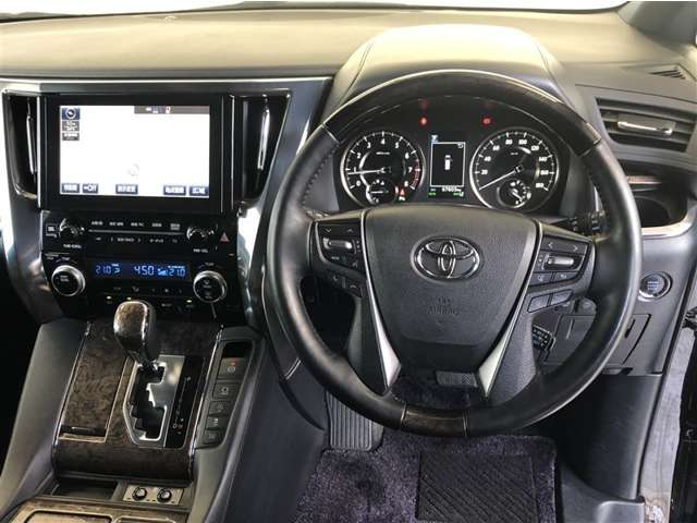 Toyota Vellfire 6