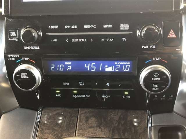 Toyota Vellfire 9