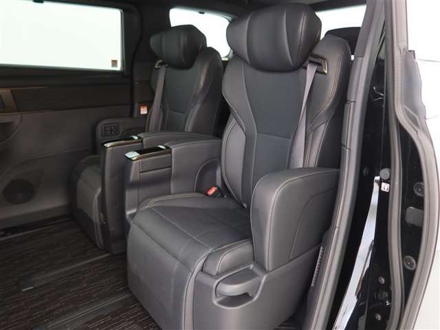 Toyota Alphard 12