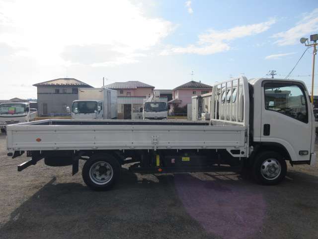 Isuzu Elf 6