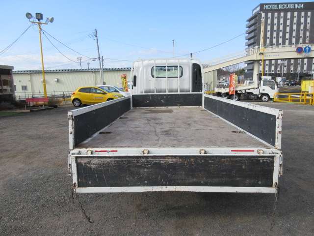 Isuzu Elf 8