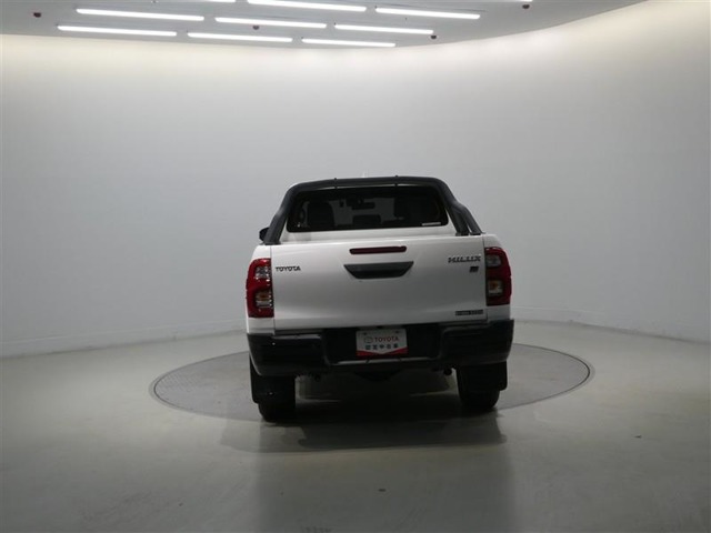 Toyota Hilux 6