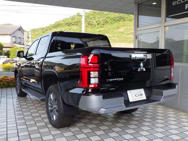 Mitsubishi Triton 6