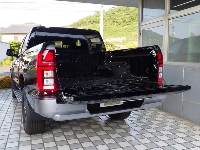 Mitsubishi Triton 8