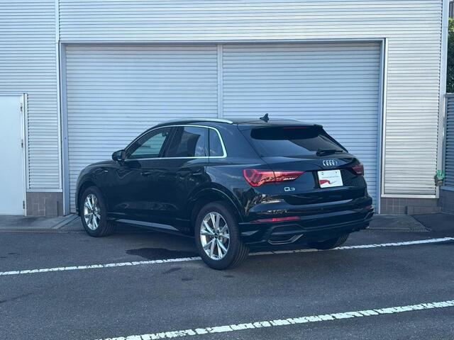 Audi Q3 4