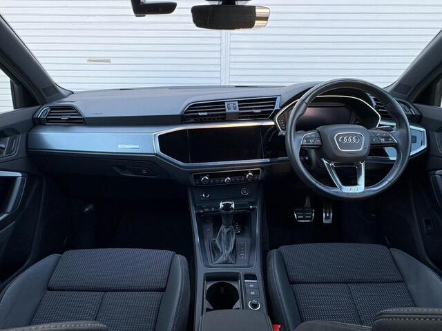 Audi Q3 6