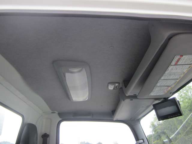 Isuzu Elf 12