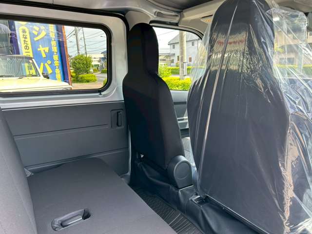 Daihatsu Hijet Cargo 11