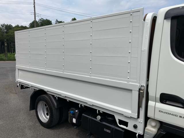 Mitsubishi Fuso Canter 9