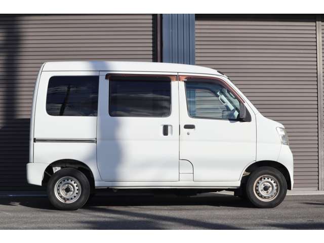 Daihatsu Hijet Cargo 3