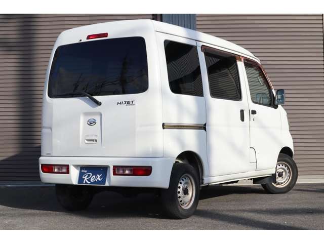 Daihatsu Hijet Cargo 4